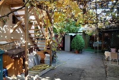 Casa din 1995 in zona CENTRALA-PRET 93000 EURO - 1