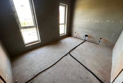 Duplex cu 4 camere cu Canalizare în Florești - 7