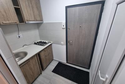 Garsonieră semidecomandată, mobilată în CET - 4