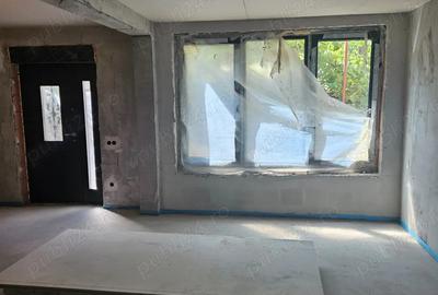 Casă cu 4 camere cu Teren 150 Mp în Central