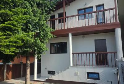 Casă cu 5 camere în Central - 4