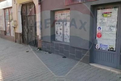 Spațiu comercial, de 72 mp, în Central - 6