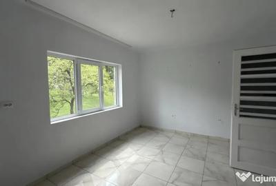 Casă cu 3 camere cu Teren 2200 Mp în Central - 3