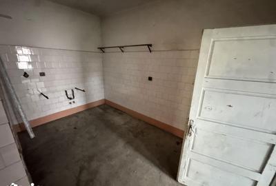 Casă cu 8 camere cu Teren 622 Mp în Titulescu - 8