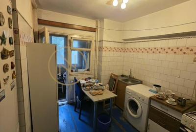 Apartament cu 4 camere decomandat, mobilat în Tei