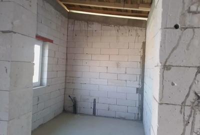 Casă cu 3 camere cu Teren 450 Mp în Central - 10