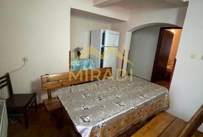 Vanzari Apartamente 8 Camere - 8