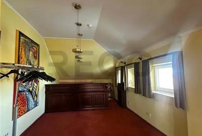 Spațiu comercial, de 164 mp, în Central - 7