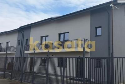 Casă cu 4 camere în Central