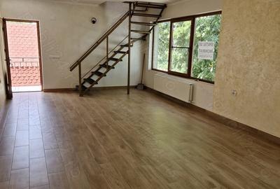 Spațiu comercial, de 900 mp, în Central - 3