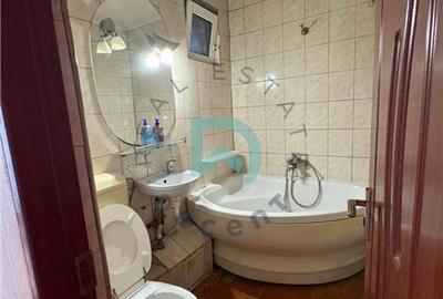 Apartament cu 3 camere decomandat în Vlahuță - 9