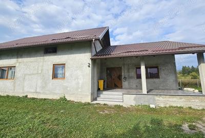 Casa spa?ioasa P+M de vanzare teren 1.000 mp Poiana Stampei, Suceava - 2