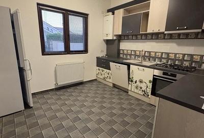 Casă cu 4 camere cu Teren 300 Mp în Central - 2