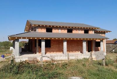 Casă cu 4 camere în Cuvin - 6