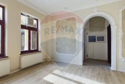 Se vinde spatiu comercial cu 2 saloane 2 bucatarii Ultracentral - 10