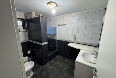 Casă cu 5 camere cu Teren 1192 Mp în Giulești - 1