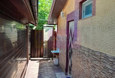 Casă cu 7 camere cu Teren 500 Mp în Central - 1