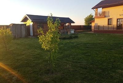 Casă cu 4 camere în Lazuri - 1