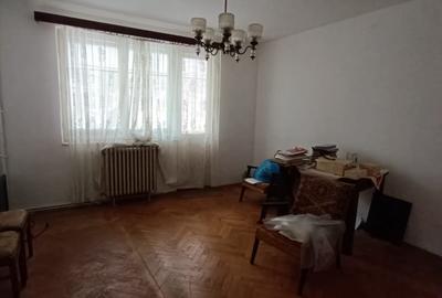 Apartament 4 camere, de vânzare, în Gheorgheni, decomandat, 2 băi, etaj 2 din 4 - 4