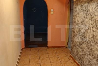 Apartament cu 3 camere, semidecomandat, 55 mp, zona Micro 15 - 3