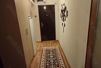 Apartament cu 2 camere semidecomandat, mobilat în Central