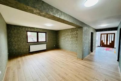 Casă cu 5 camere cu Teren 450 Mp în Central - 1