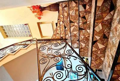 Casă cu 4 camere cu Teren 205 Mp în Central - 2