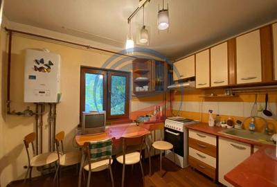 APARTAMENT 4 CAMERE SARARI DECOMANDAT - 8