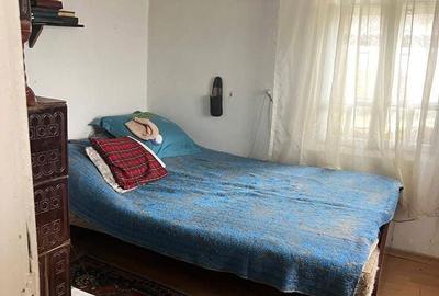 Casă cu 3 camere cu Teren 5000 Mp în Central - 1