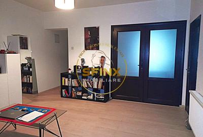 3 camere semidecomandate, Posta Vitan, gradina, curte comuna,loc parcare - 1