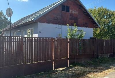 Casa renovata in Ghirdoveni Dambovita curte 470m2 direct proprietar - 1