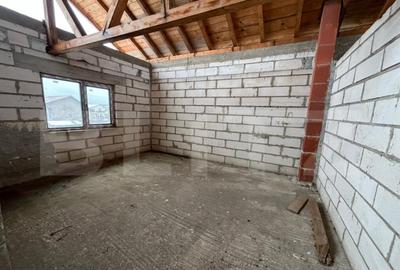 Casa la ro?u P+E in Decindeni 6 camere, teren 500 mp - 10