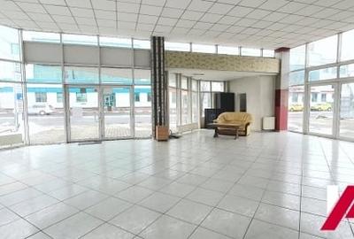 Inchiriez spatiu comercial , pretabil showroom, 140m,open space+7parcari,central - 1