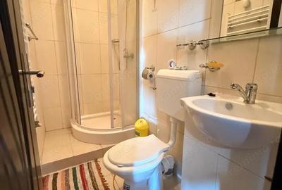 Apartament cu 2 camere semidecomandat, mobilat în Soarelui