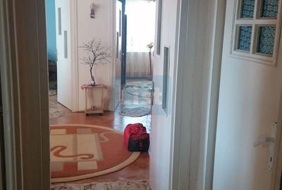 Apartament cu 3 camere semidecomandat, mobilat în Central - 2