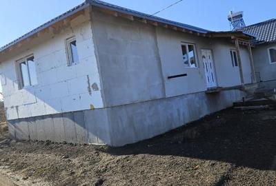 Casă individuală cu 4 camere cu Canalizare în Ciurea - 1