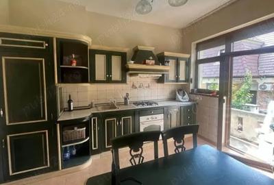 Apartament la casa, cu curte, central de inchiriat - 2