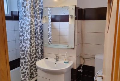 Inchiriez apartament 2 camere - 4