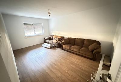 Apartament cu 3 camere decomandat în Tolstoi