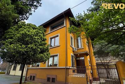 Casă cu 5 camere cu Canalizare în P-ța Victoriei - 24