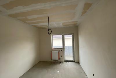 Casă cu 4 camere cu Teren 300 Mp în Florești - 10