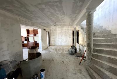 Casă cu 5 camere cu Teren 1000 Mp în Rediu - 8