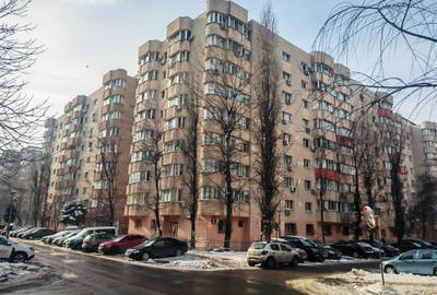 Apartament cu 3 camere decomandat, mobilat în Nerva Traian