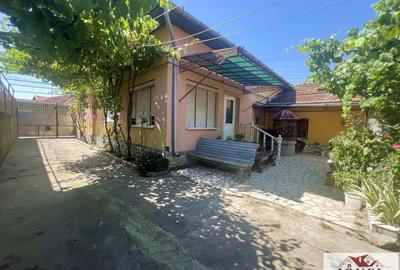 Casa de vanzare in Sibot 2200 mp teren - 2