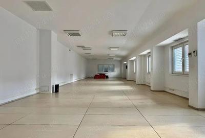 Casă cu 7 camere cu Teren 500 Mp în Central - 7