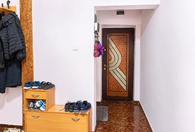 Apartament cu 3 camere decomandat în Mioriței