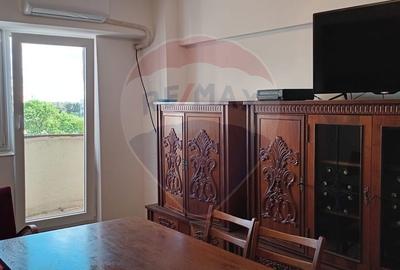Apartament cu 3 camere decomandat în Pârneava - 9