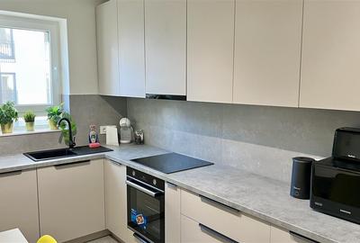 Apartament cu 3 camere decomandat, mobilat în Tractorul - 18