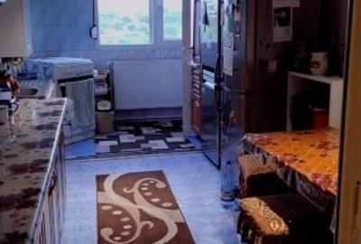 Industriei , Ap.3 cam , et.4 , 76 mp , decomandat , confort 1 - 1