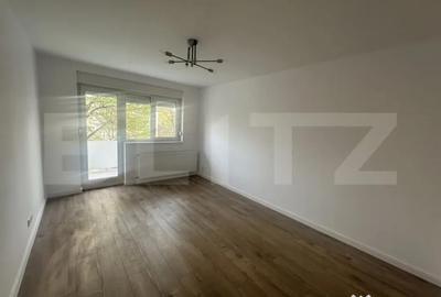 Apartament cu 3 camere semidecomandat în Careiului